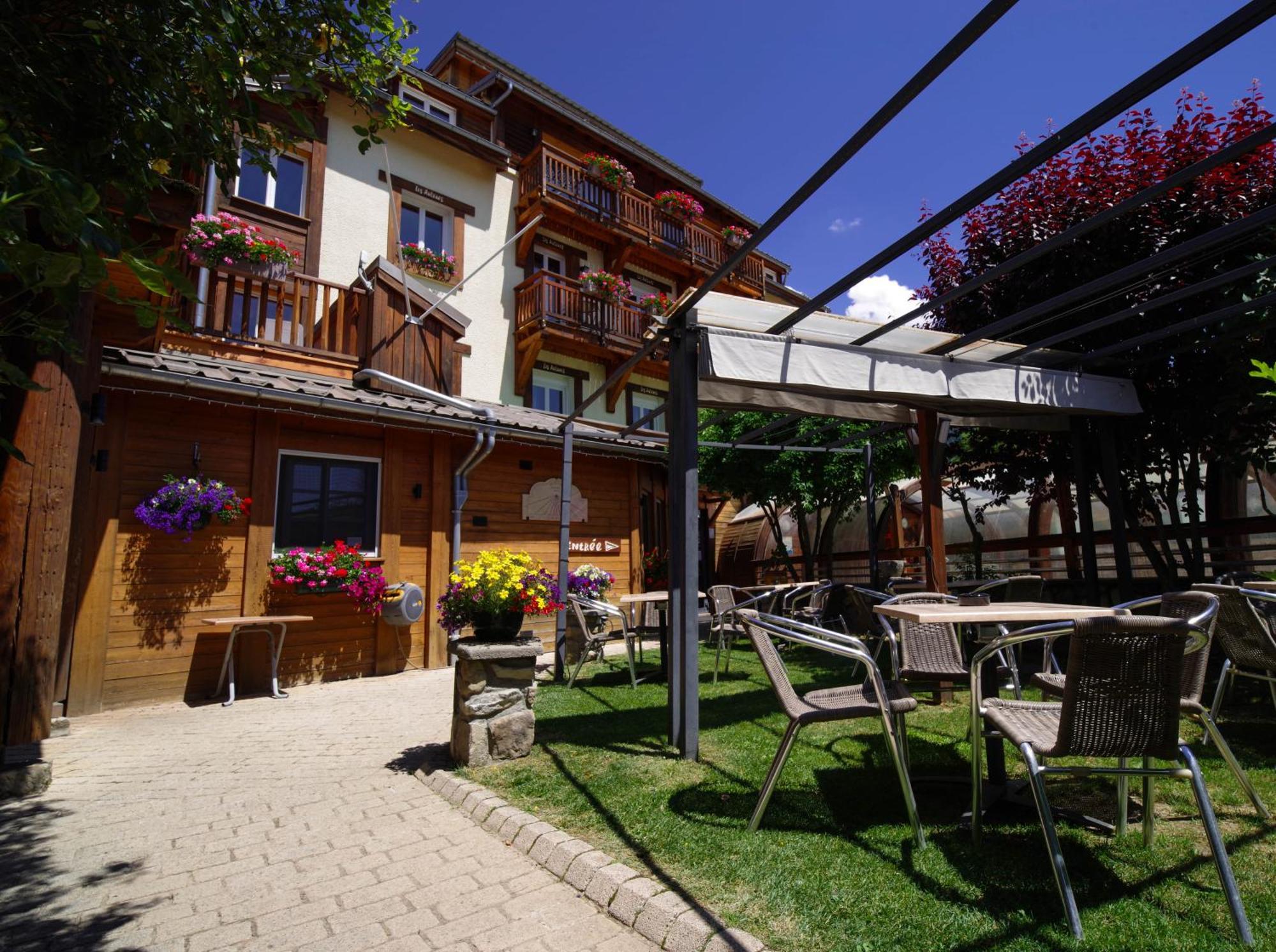 Les Autanes Spa-balneotherapie & Restaurant Hotel 4*